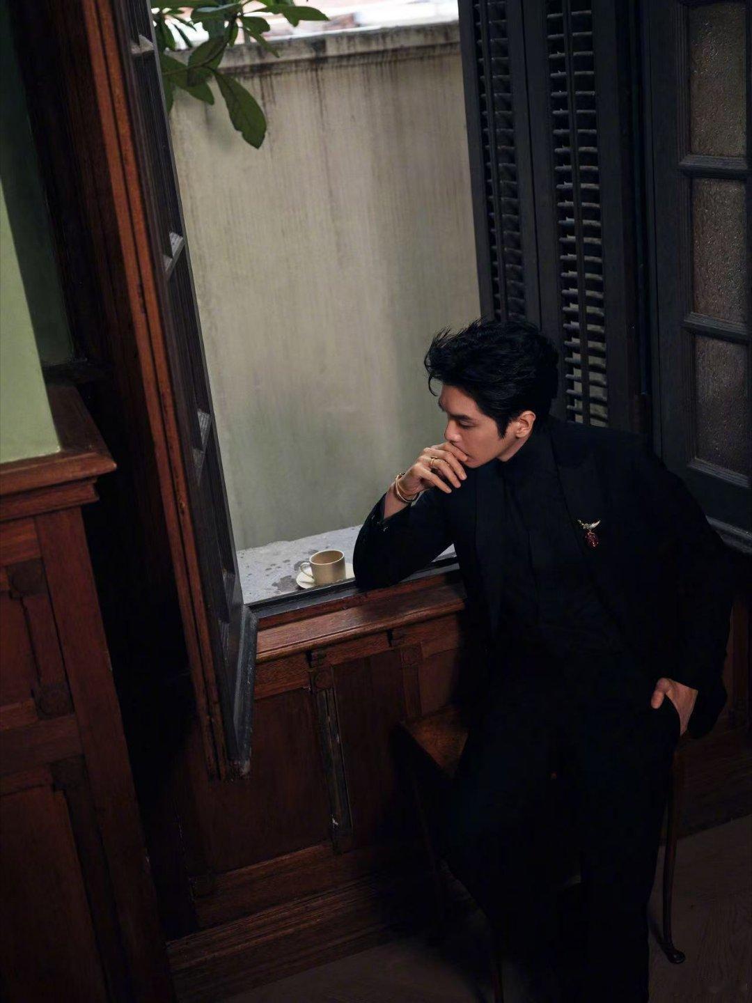 大侦探宝贝计划张若昀高清剧照大侦探从眼神到指尖都是戏，张探员带你沉浸式探案。细节