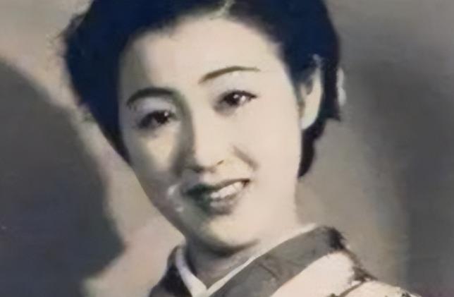 1945年，中国远征军在缅甸意外俘获十余名日军溃兵，团长原欲处决所有战俘，然而战