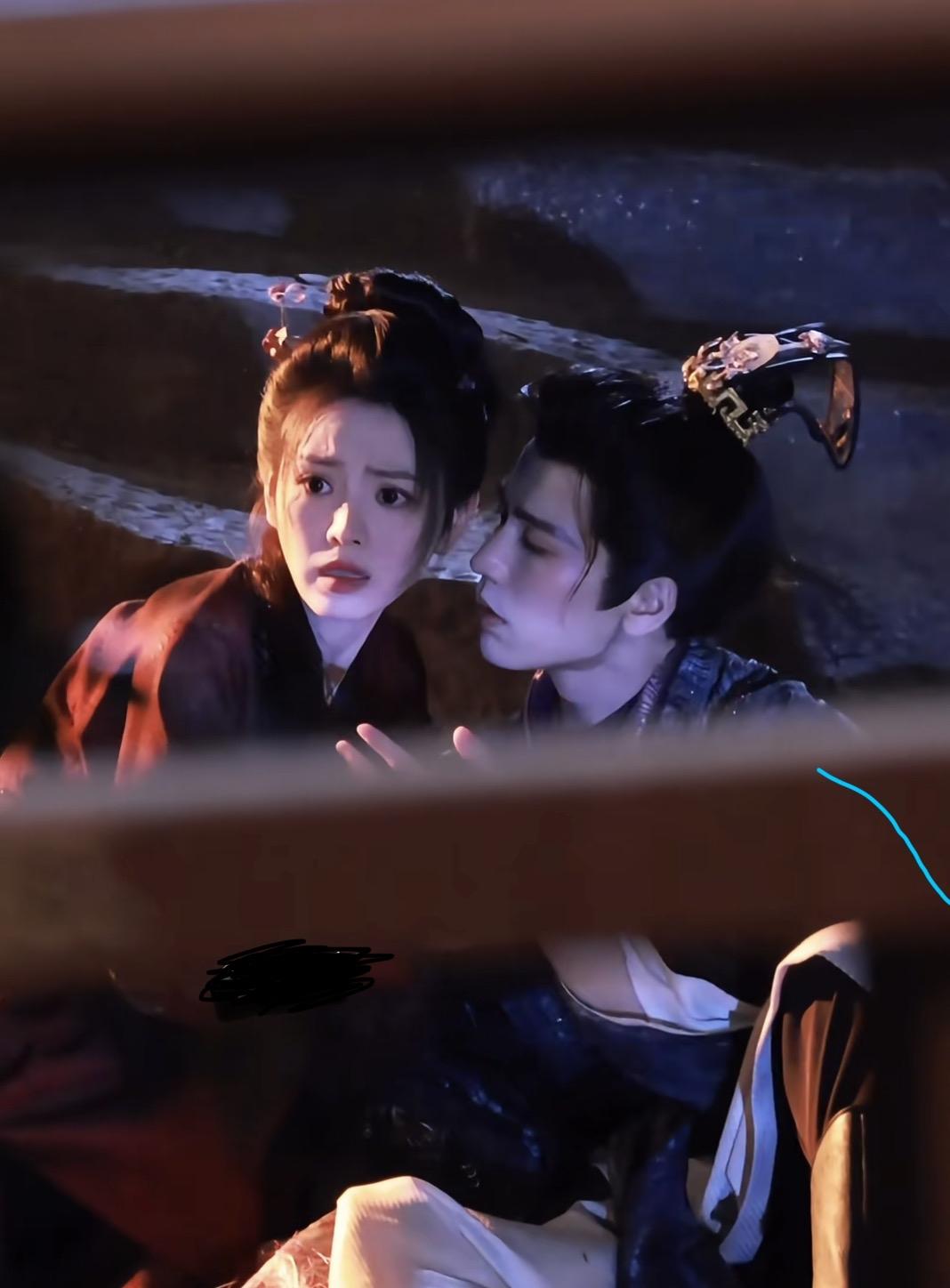 谢征被下了媚药，正难受着呢，睁开眼看见美貌的老婆出现了。伸出手想摸，各种想靠近的