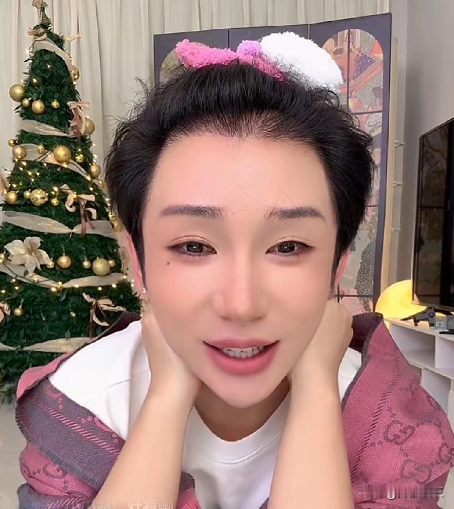 家郡真可爱，
和女生一样，
感觉相处下来，
会很姐妹。