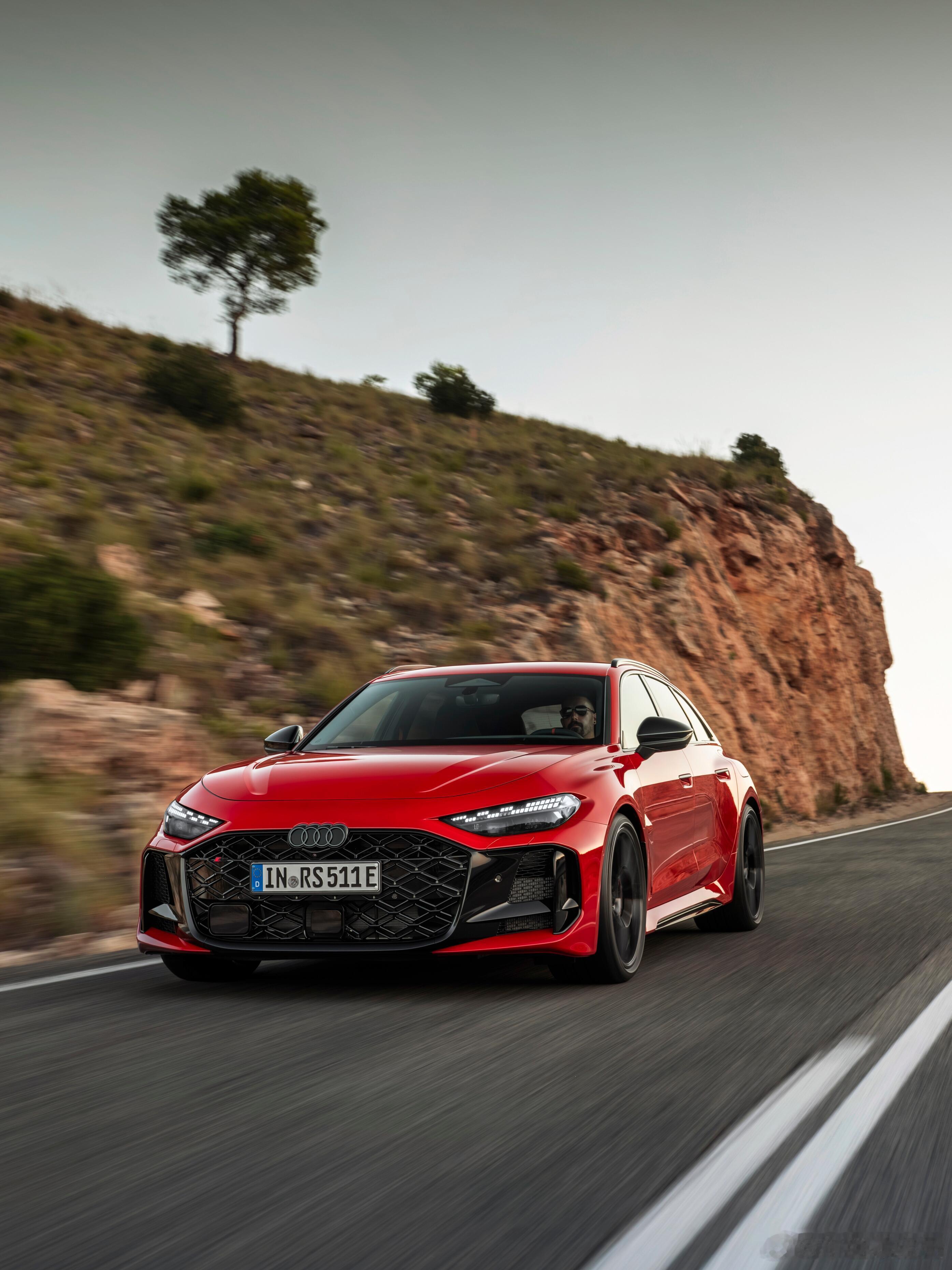 大v聊车 对不起，宝马！不好意思宝马，全新RS 5 Avant发布了， 