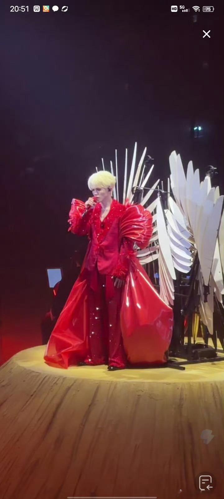 李昊内娱95后红馆第一人梦想不会辜负执着的人，李昊解锁内娱95后红馆第一人，踏上