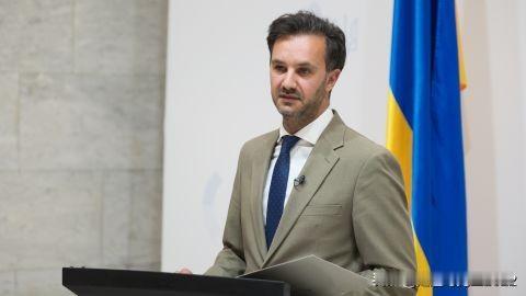 乌克兰外交部对普京与布什解密的谈话记录作出强烈反应


美国公布普京与美国前总统