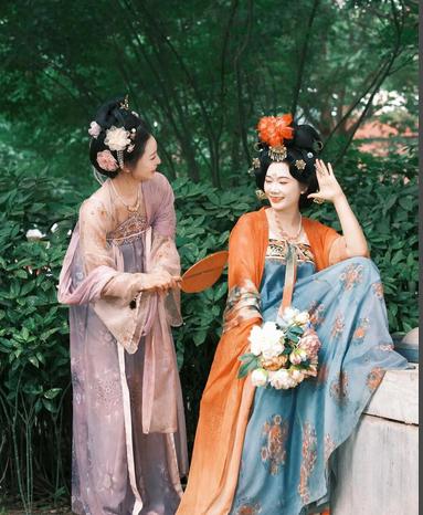 汉服游洛阳
血泪总结：春末夏初穿汉服游洛阳，千万别做这3件事。最后一条90%的人