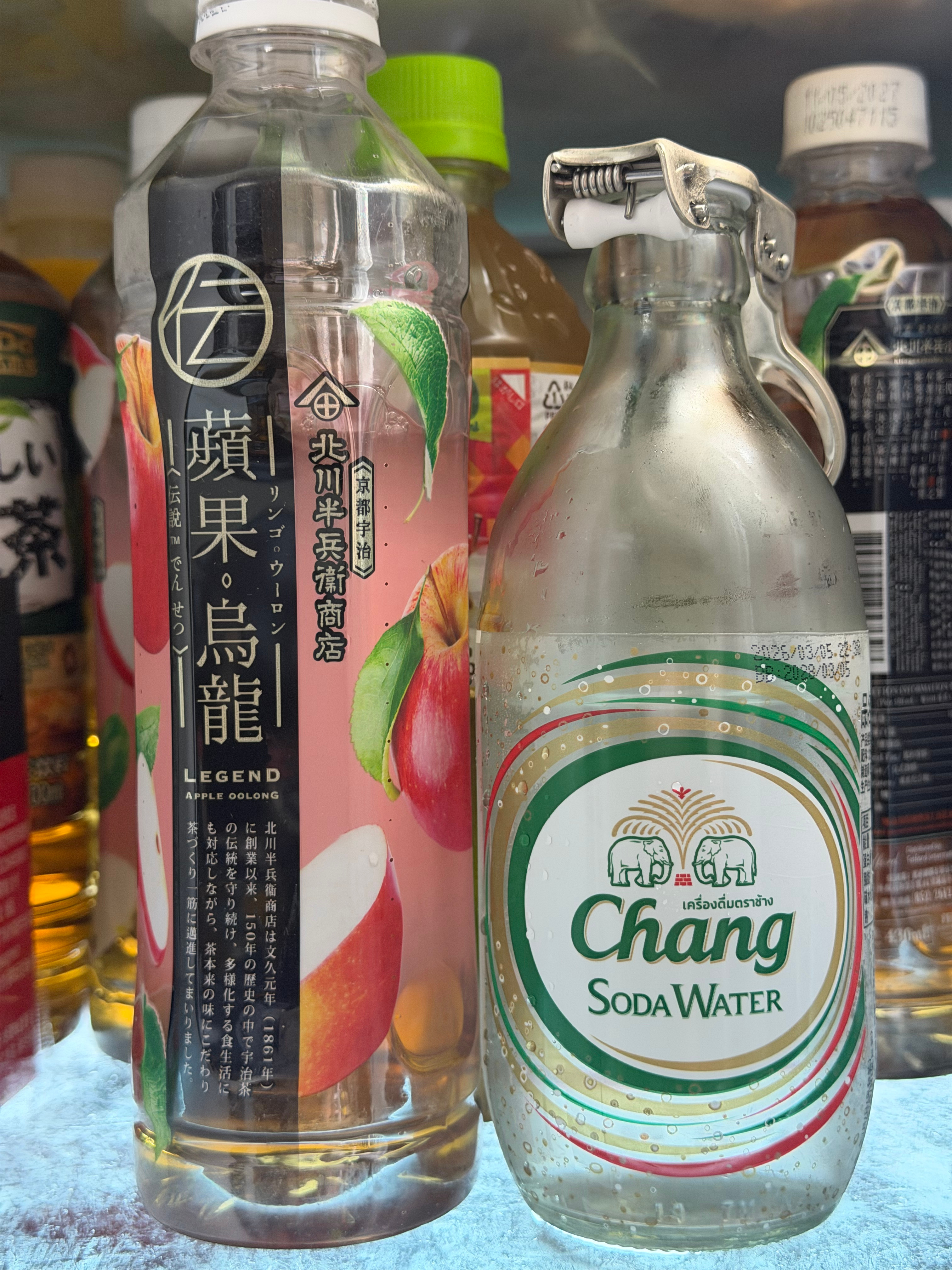 台风天注意安全大家！！！！点不到咖啡自制了苹果乌龙气泡美式还不错可以吃存货了今天