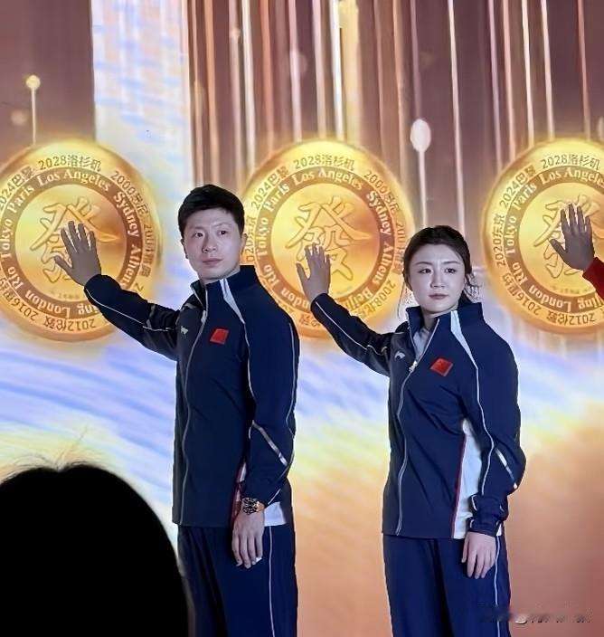 再次看到龙队和陈梦，感慨万千，
两人在的时候，
国乒打的就是有底气！

王楚钦曾