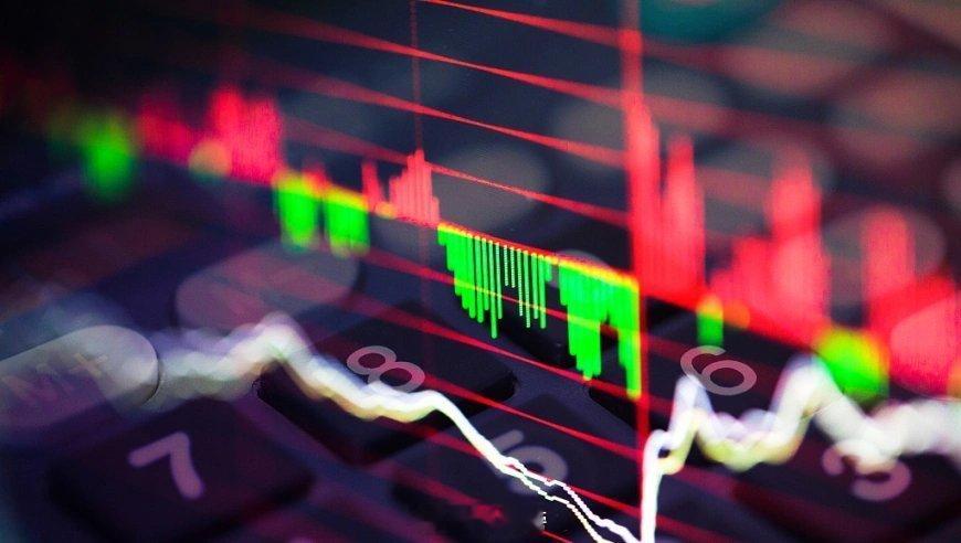 主动权益基金调仓：加仓周期、金融地产，减仓科技成长、医药网页链接 来自