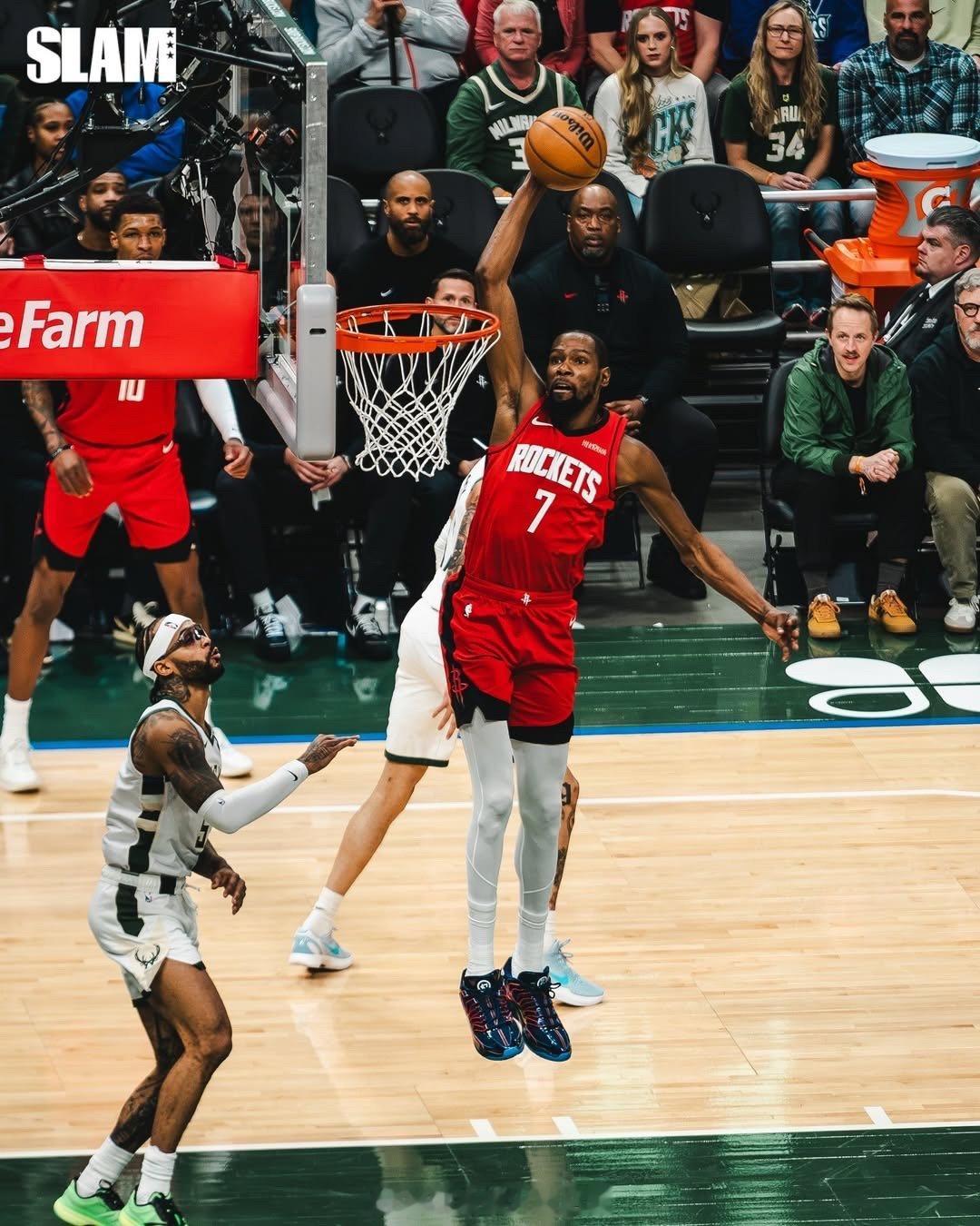 SLAM：“征战NBA第18年，杜兰特仍砍下联盟第四高的总得分。所谓生涯长青，大