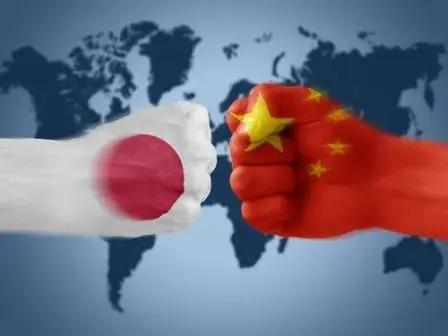 中日若真开战，别指望像俄乌那样拖成烂仗。日本大概率会沦为别国趁乱捞钱的肥肉；中国