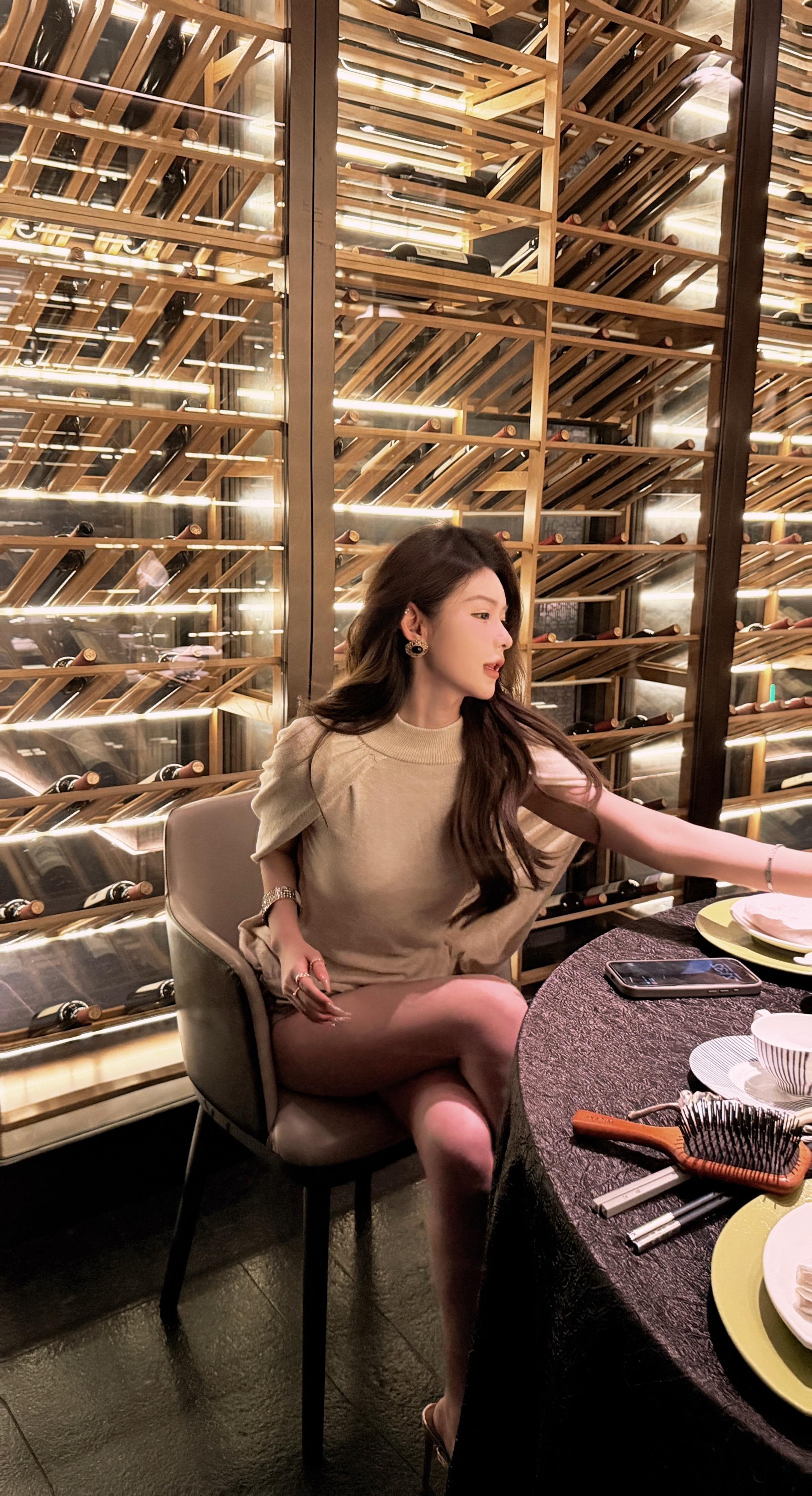 即使有天我握住了整个世界 我也只想亲吻你的脸