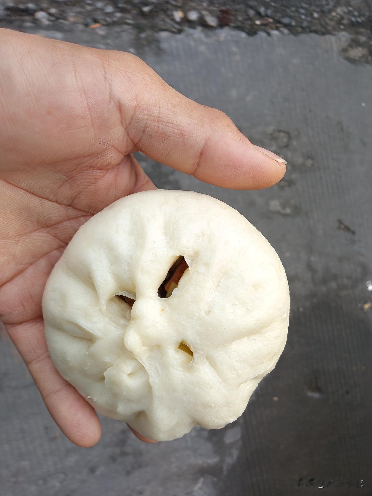 秋日生活打卡季1元1个的粉条包，咱还是吃得起的。