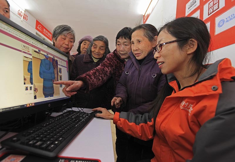 有了pdd雨林深处也能村口取货真的太懂农村了！现在老家再偏，快递也能稳稳送到村口