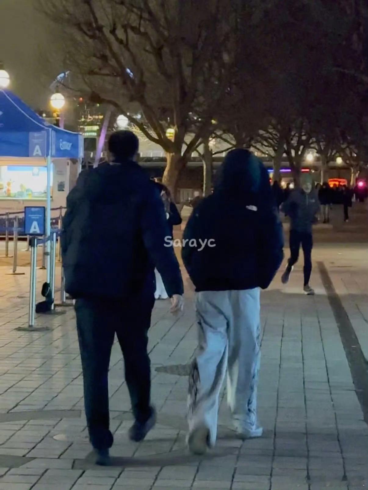 伦敦唐人街偶遇朱志鑫，完全潮男出街朱志鑫