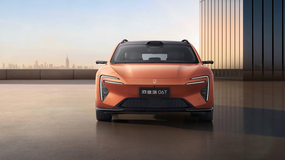 4月22日，阿维塔06T正式上市，官方售价区间为21.99万-27.99万元，限