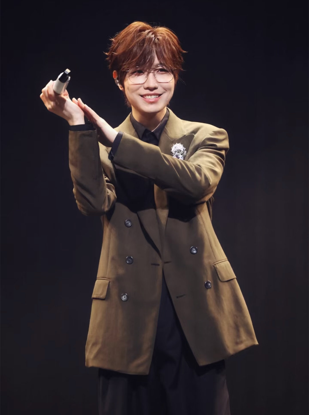 徐良是有点霸总浪漫在的徐良演唱会星空顶被老板徐良的演唱会狠狠惊艳！自带商界沉稳气