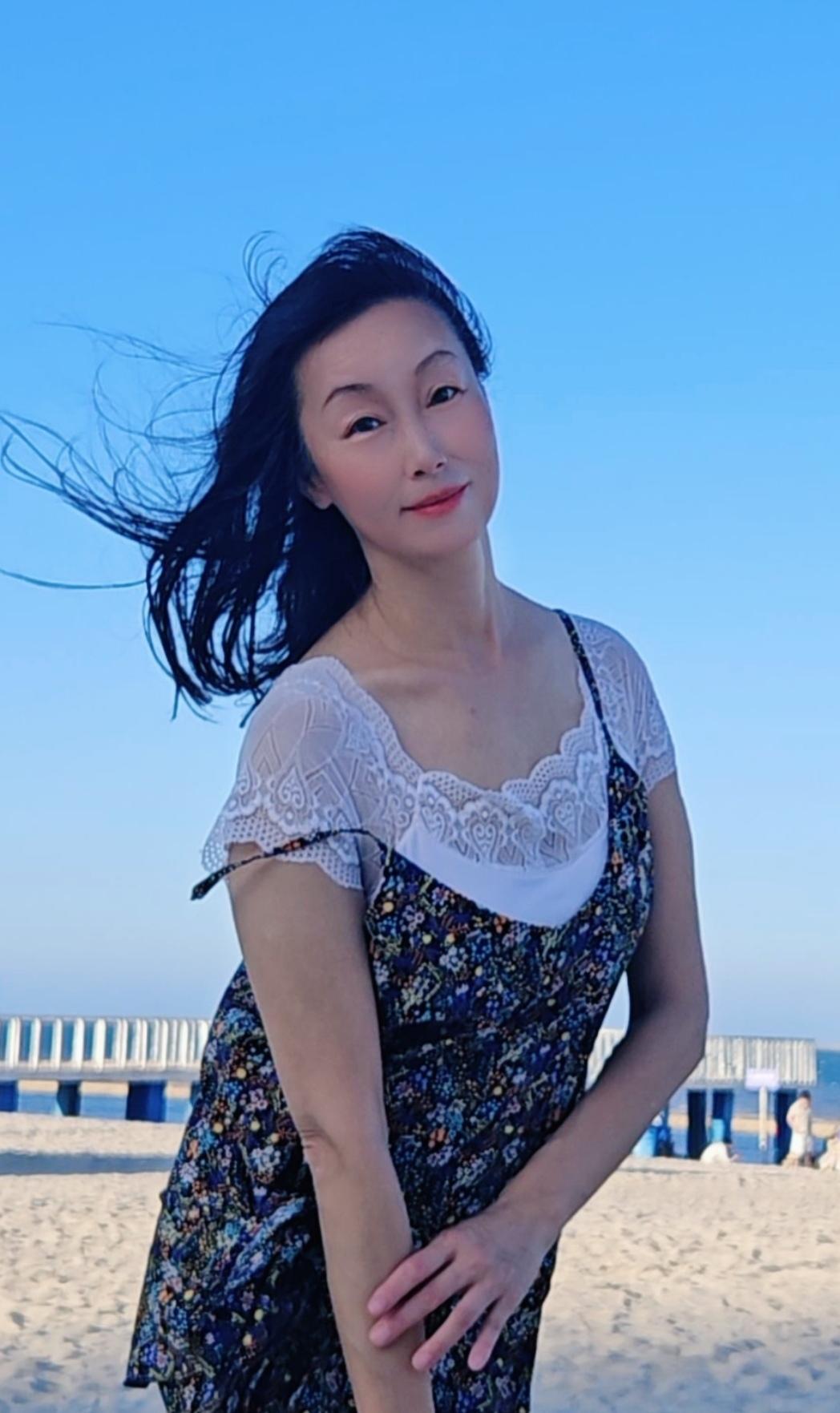 优雅气质 阳光沙滩 定格美好瞬间