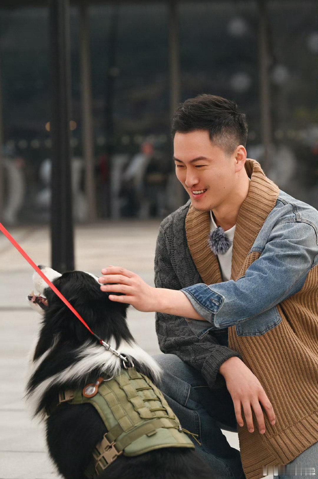 喜剧人演反派能有多狠 剧里罗博坏得让人想隔着屏幕给他两拳，剧外他发微博又变回那个