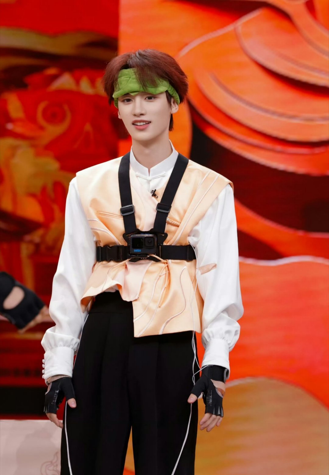 丁程鑫《你好星期六》被“电”名场面！蹦跳喊不要电绝了丁程鑫不要电我啊你好星期六