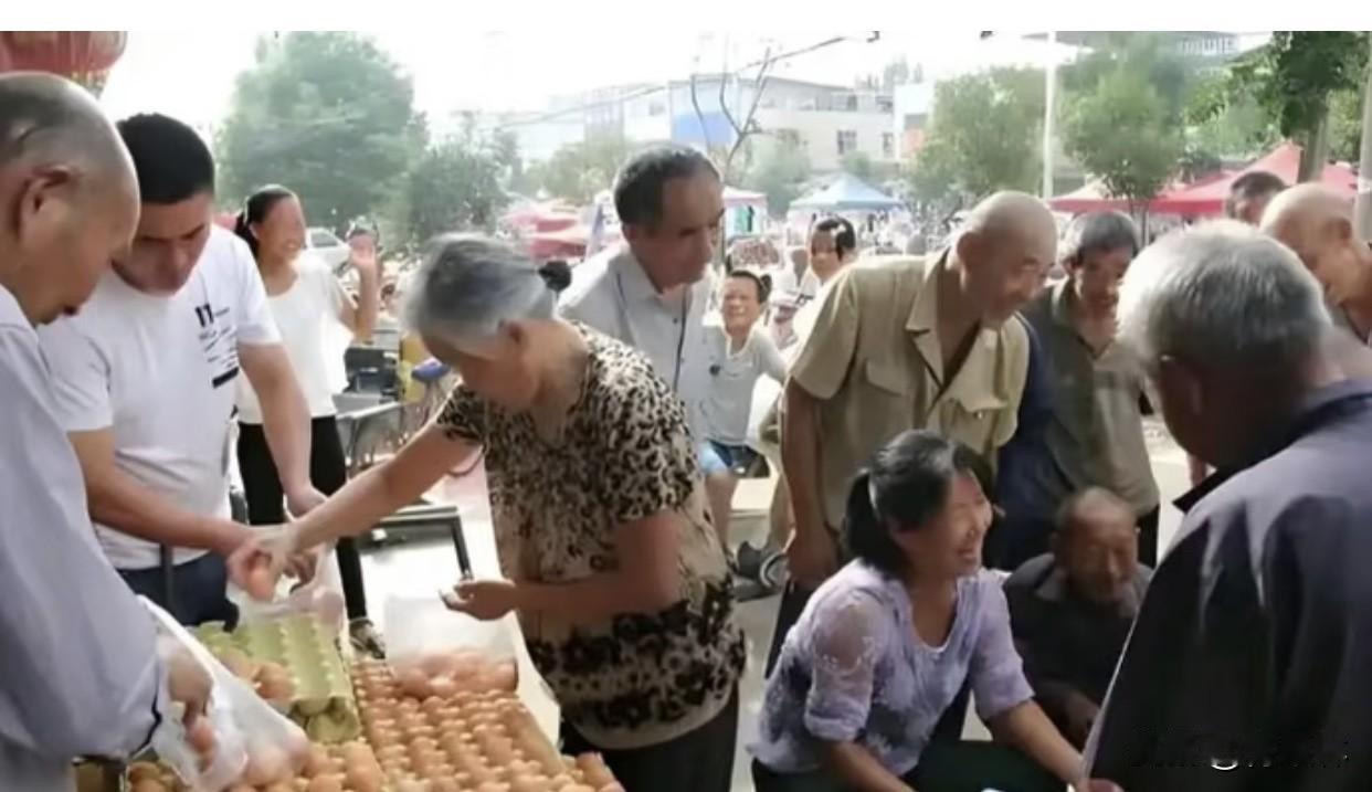 免费领鸡蛋的骗局为何屡屡得手免费领鸡蛋这类骗局总骗到老人，其实很好理解。一方面老