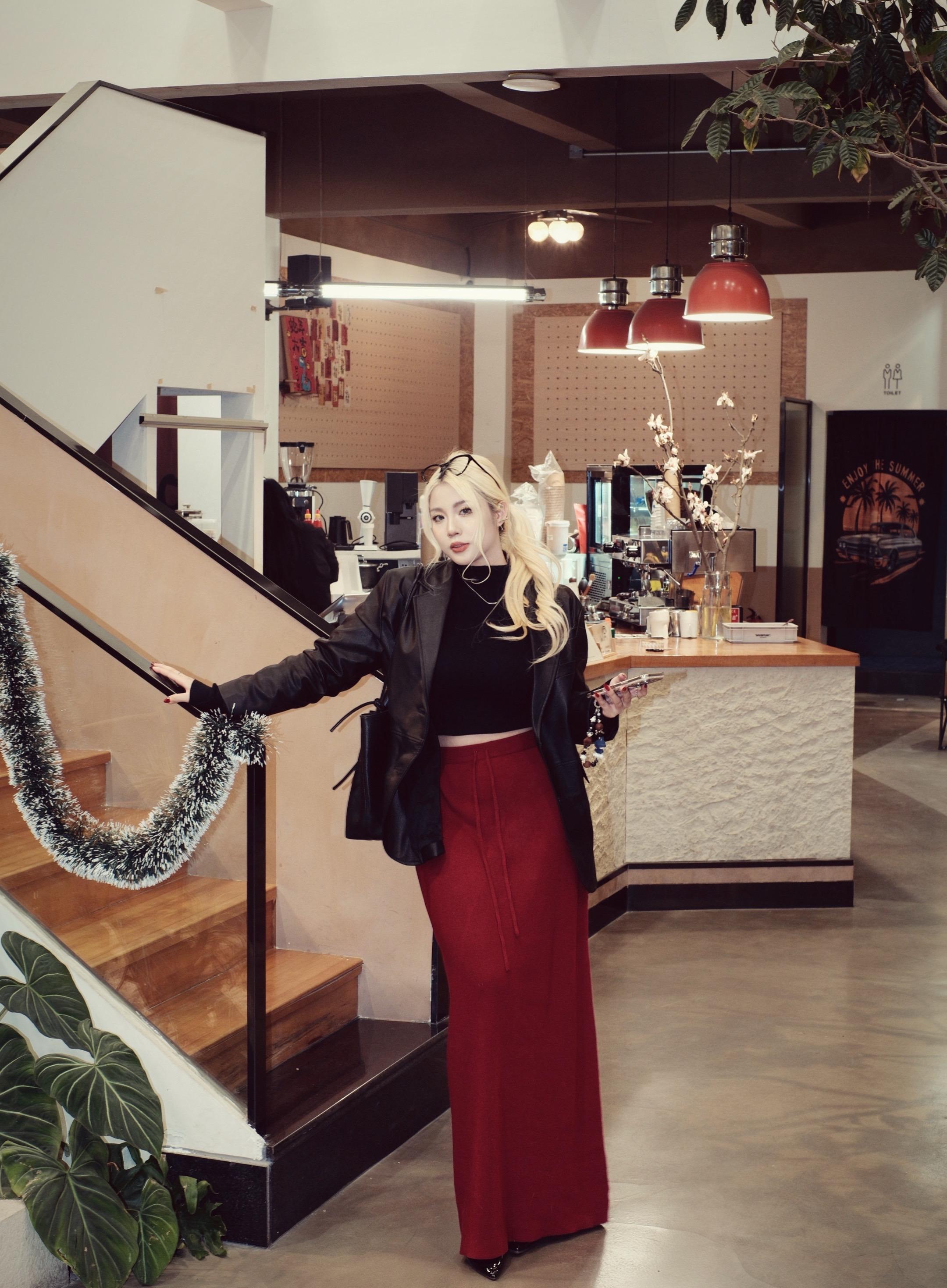 要点奶茶了，我将宴请所有人，老自一杯，老己一杯，老子一杯，本人一杯，我...