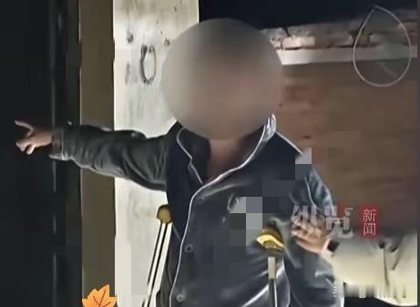 黑龙江佳木斯，一男子出门买东西，半路想起家门没锁，折回去锁门后安心离开，浑然不知