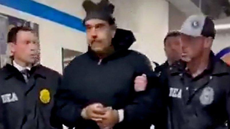 凤凰新闻【美军曾1:1复刻马杜罗居住“堡垒”，动手第一步是断电，机群超低空飞行突