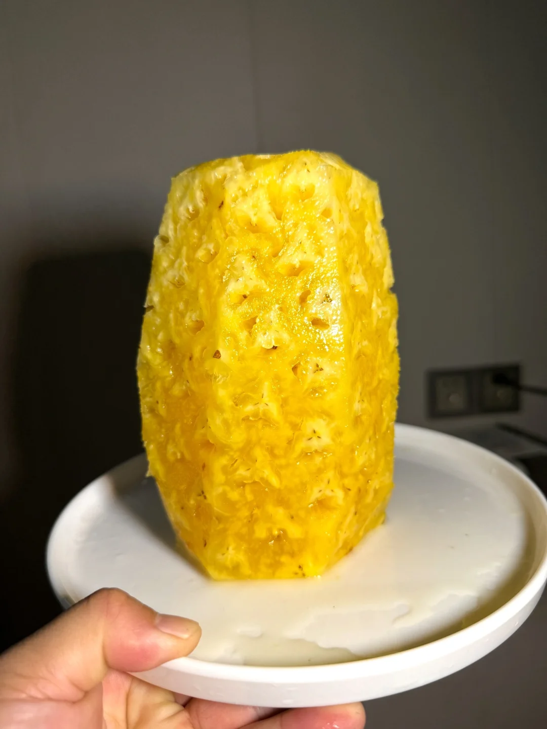 还在吃催熟凤梨吗，树上自然熟透的她不香吗？