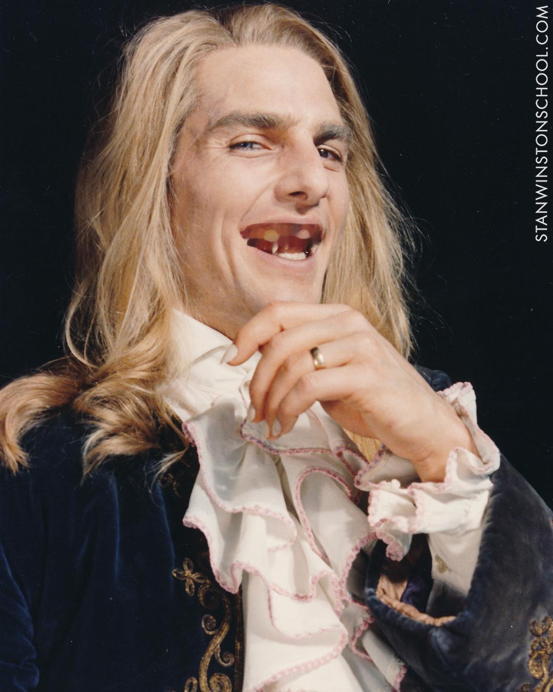 《夜访吸血鬼》阿汤哥&皮特“吸血鬼”定妆照🧛🏻，今年是该片上映31周年！