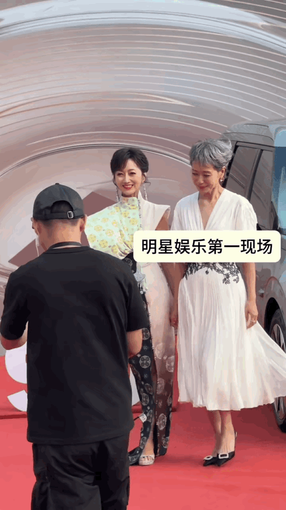 在你眼里是白娘子漂亮还是许仙漂亮？