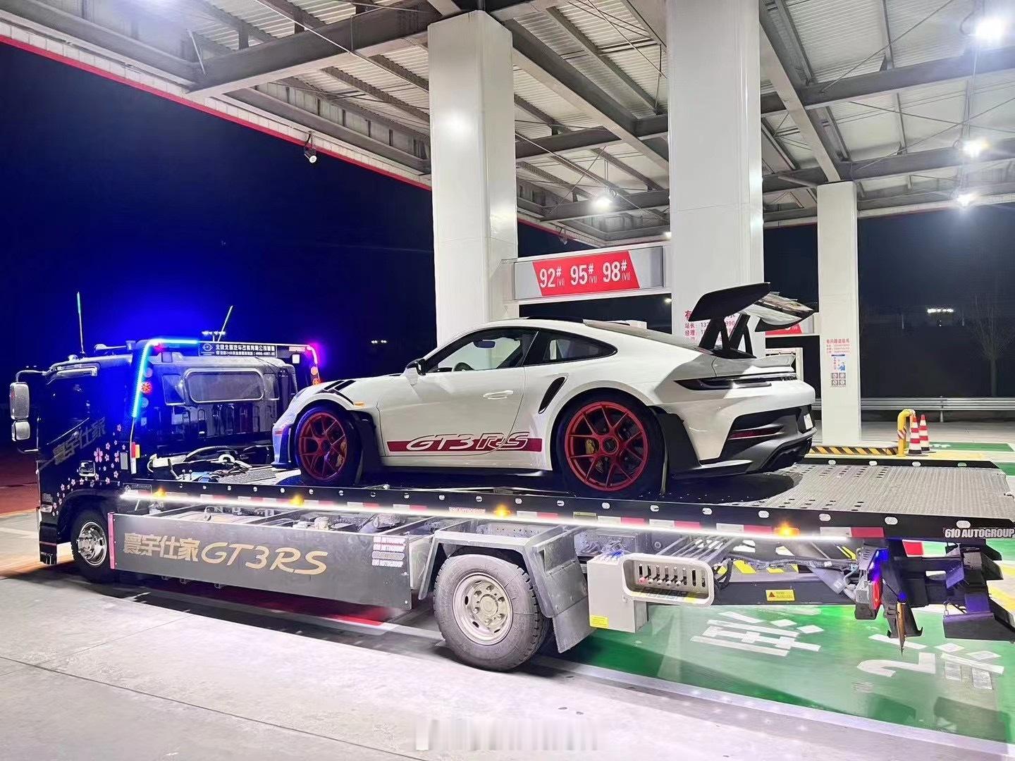 今年的保时捷992 GT3RS就先卖到这里！ 年后几台PTS配色再给国内顽家续上