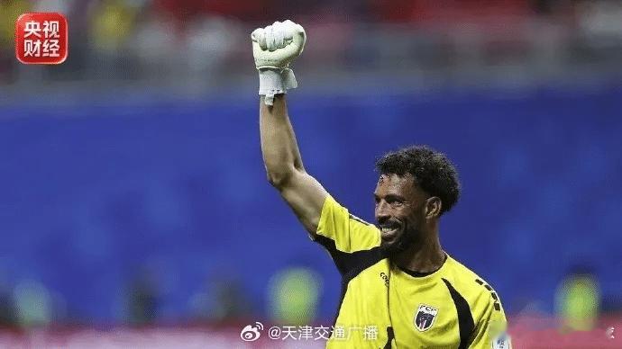 佛得角门将身价暴涨1000% 40岁佛得角门将沃齐尼亚凭借世界杯多次神扑一战成名
