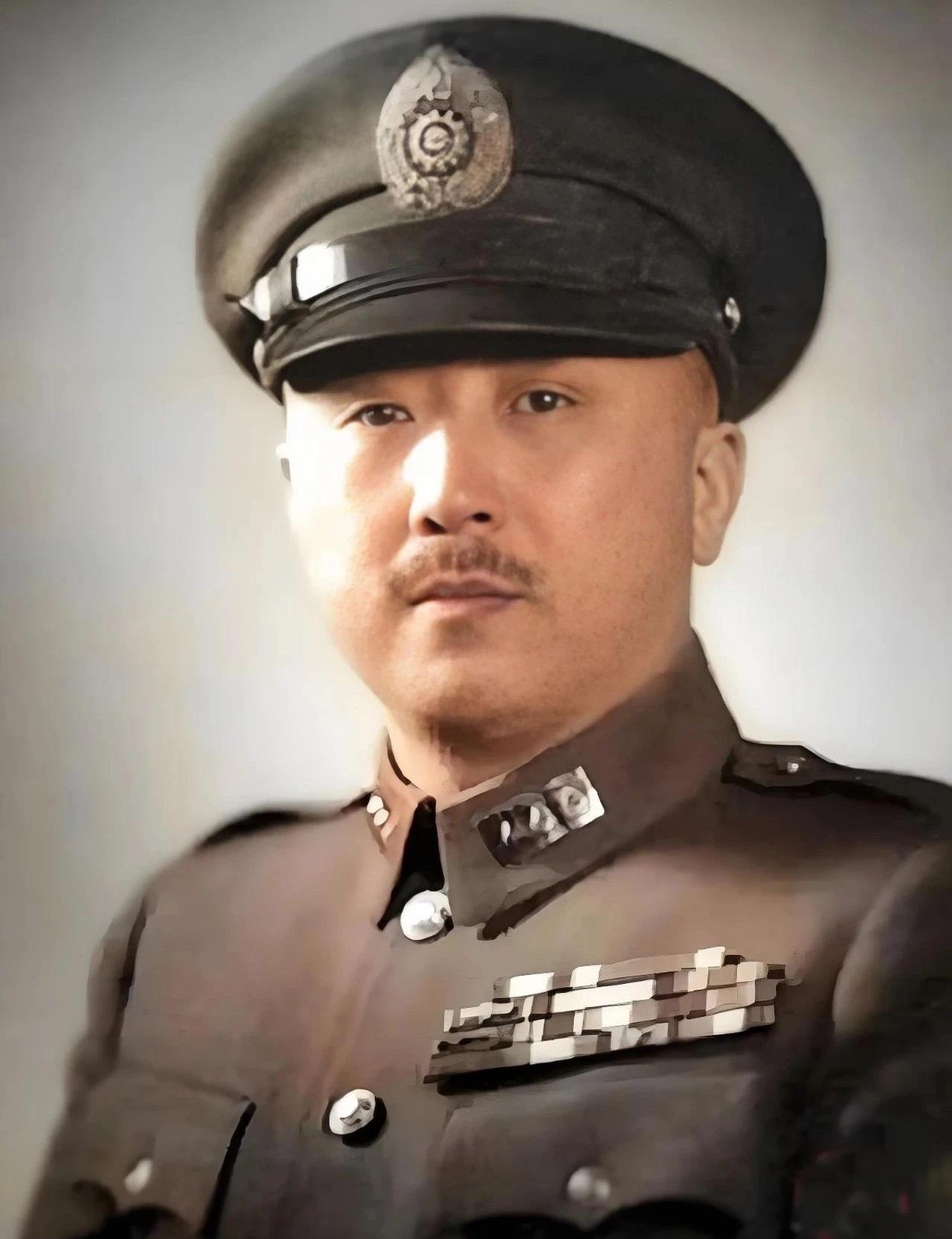 1939年1月，国民政府特任41岁的卫立煌为第一战区司令长官，把山西晋...