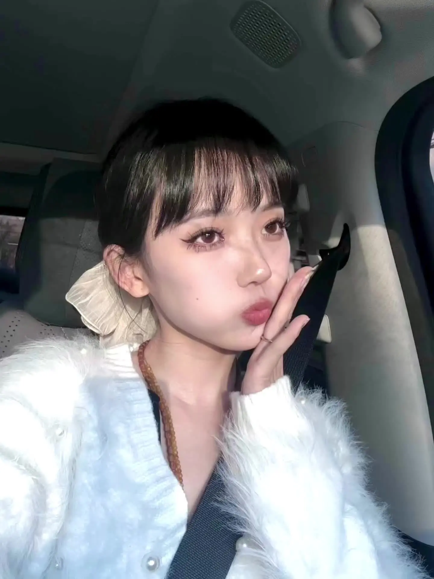 人一般，但live绝了，以后就在车内自拍啦