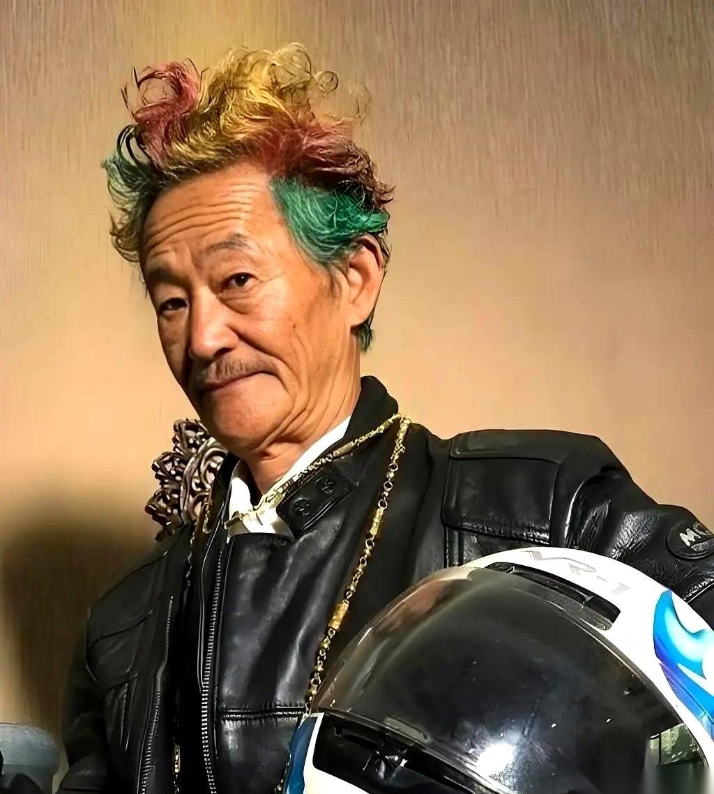 那个鼻子上插着氧气管，一个人在路边吃饭的老头儿，走了。
妹爷，应宝林。82岁。
