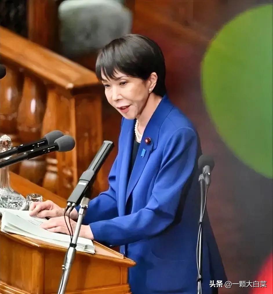 一片哗然！日本民众抗议美国，高市早苗却谴责伊朗。当地时间3月5日，日本民众纷纷到