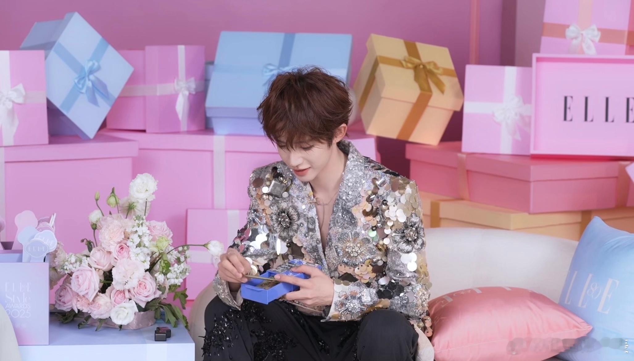 海妖王子开启魔术师副本！ 东阿阿胶ELLE风尚大典战略合作伙伴 刘宇也太有懂我们