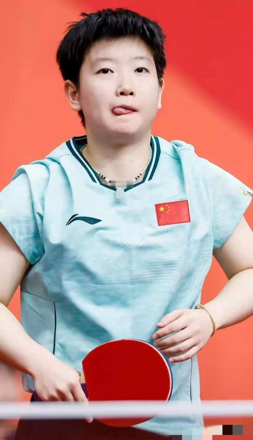 亚运会乒乓球两场团体决赛，发现一个有趣的现象：男乒暂停时，大多是主帅王皓布置战术