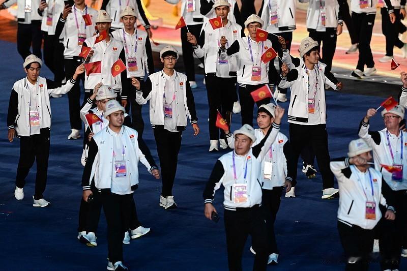 期待精彩的文艺表演，感受东方文化魅力，盼望各国运动员登场。