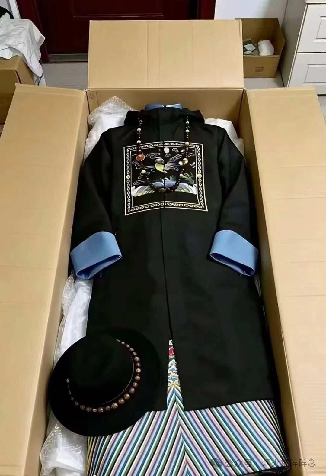 祝贺老公升职，特意买的正式点的衣服!
老公回来说:领导要提拔他!让我给他买一身正