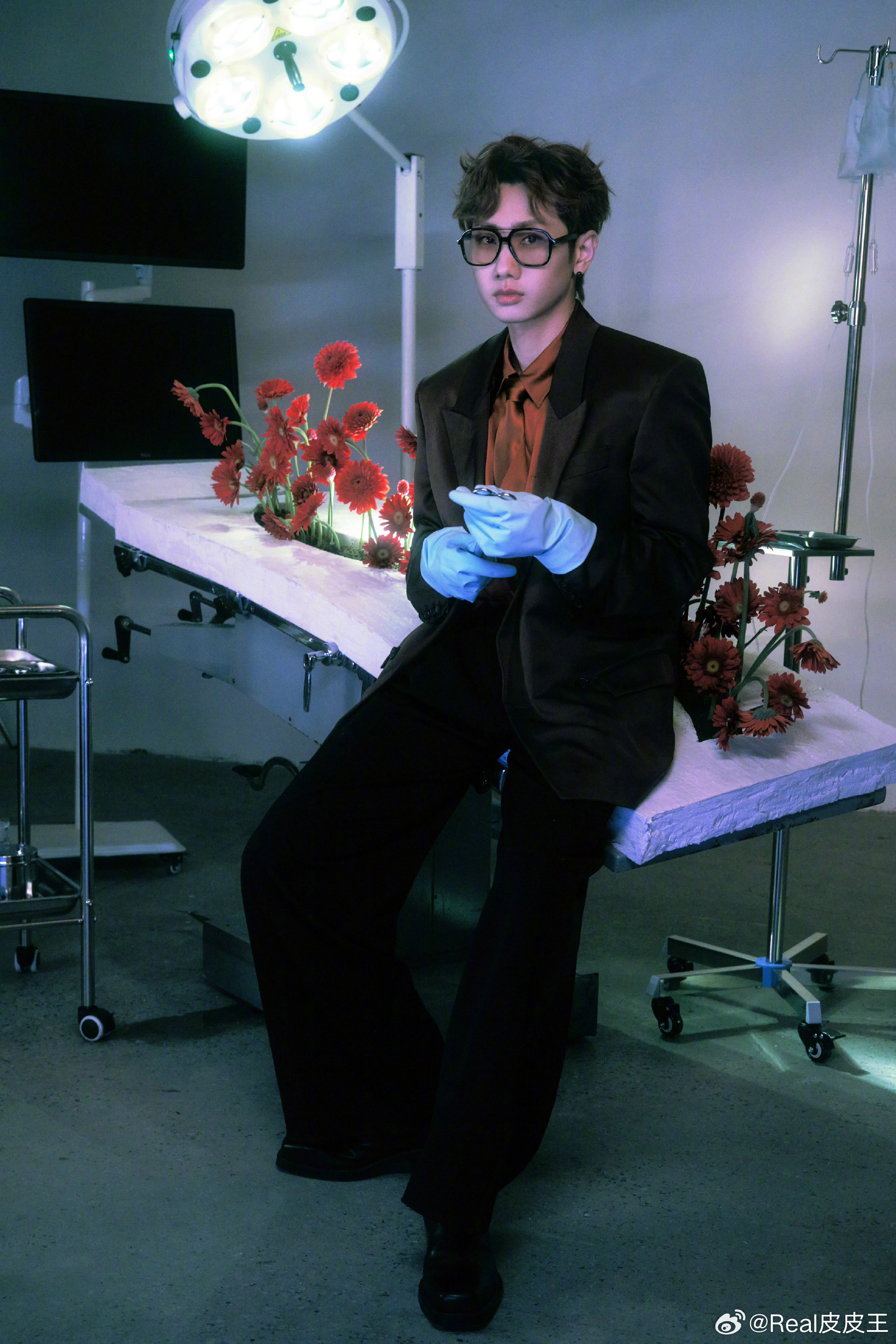 太罕见了！！同一场活动三个艺人同时撞衫……陈哲远、汪苏泷、魏大勋发现后，自己都要