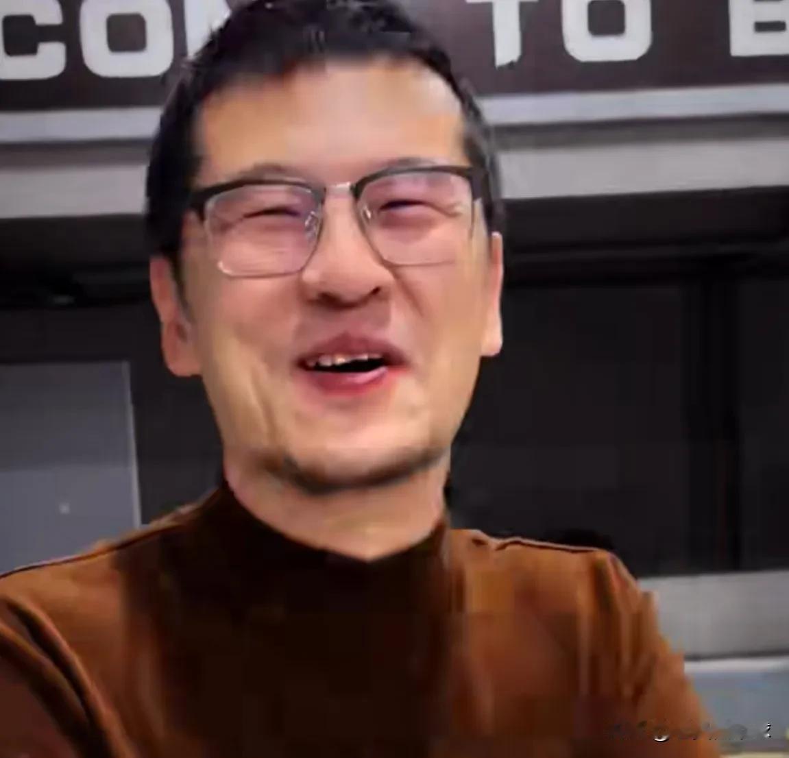 杨毅：还幻想李梦能打世界杯呢，那你别看篮球了。

在谈到中国女篮以离谱的方式击败