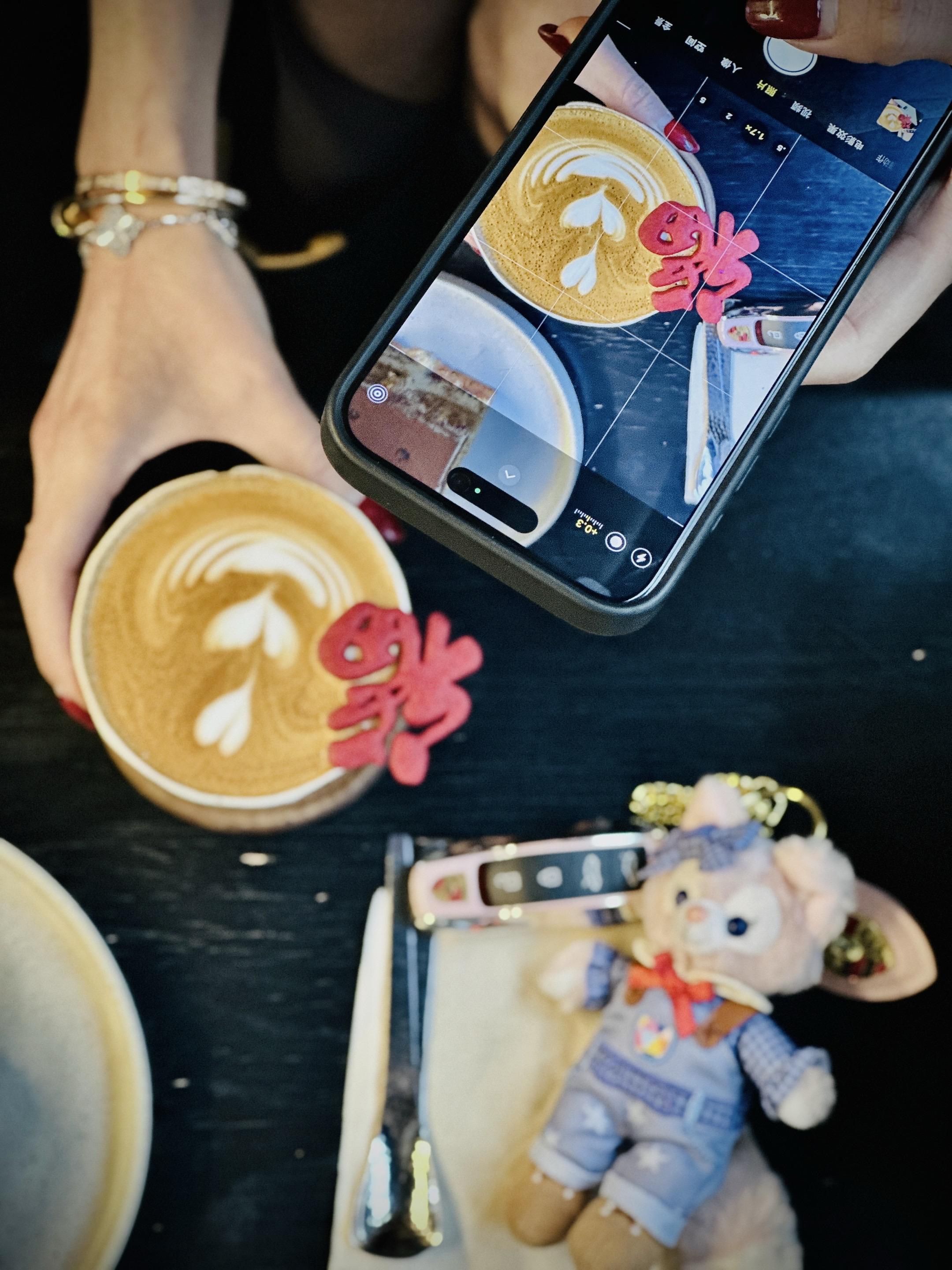 精简一下前两个月的朋友圈 很多幸福的时候总是不自知 整理照片才回忆起来那些瞬间