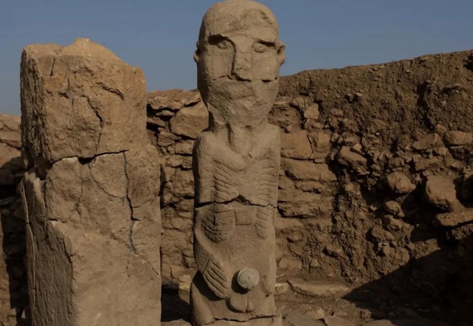 土耳其出土1.1万年人骑豹石雕！早期定居聚落再添铁证

考古圈这两天被一条消息刷