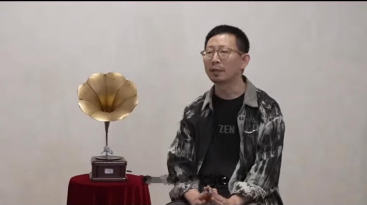 丁太升点评张远歌手舞台还是一如既往地毫不客气——张远被淘汰，他用了四个字：“意料
