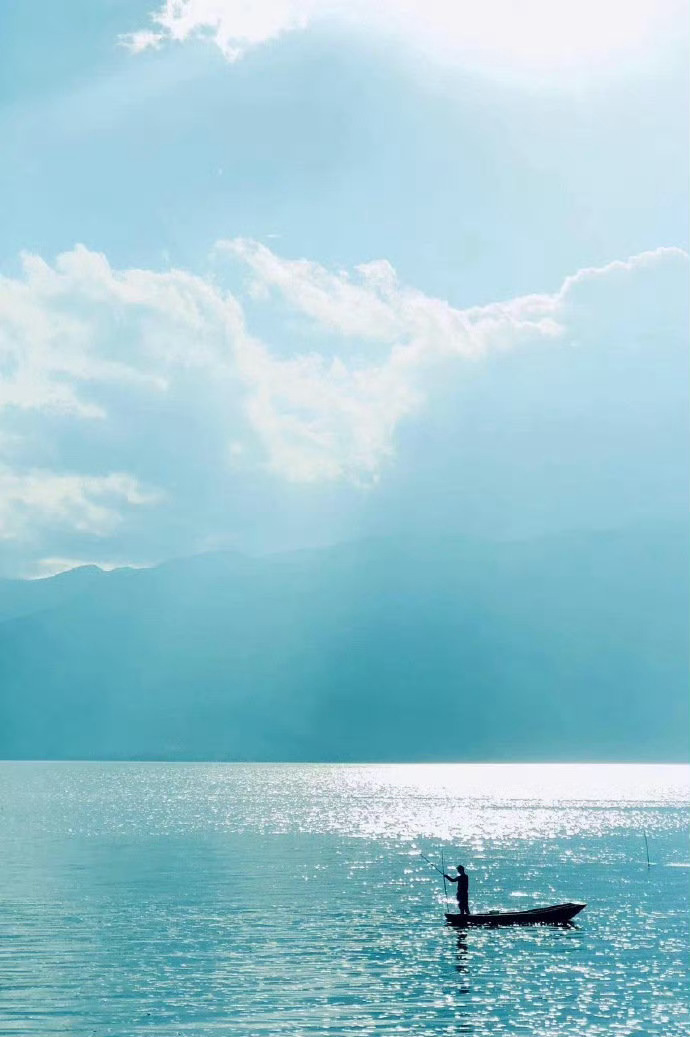 大理，世间所有美好，都抵不过苍山洱海边，你在我身边。 ​​​​