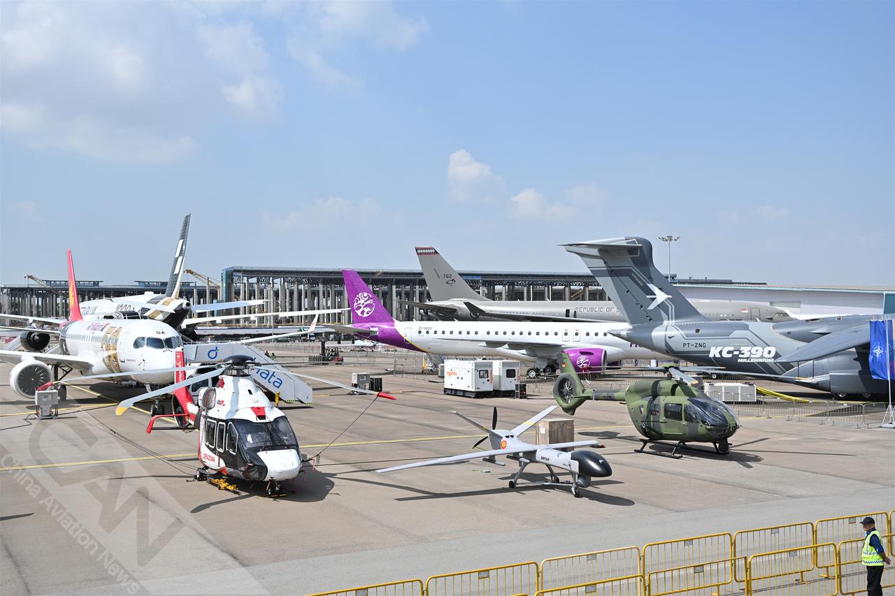 2月3日，2026年新加坡航展开幕，跟着镜头一起云逛展！你能认出哪些飞机呢？（摄