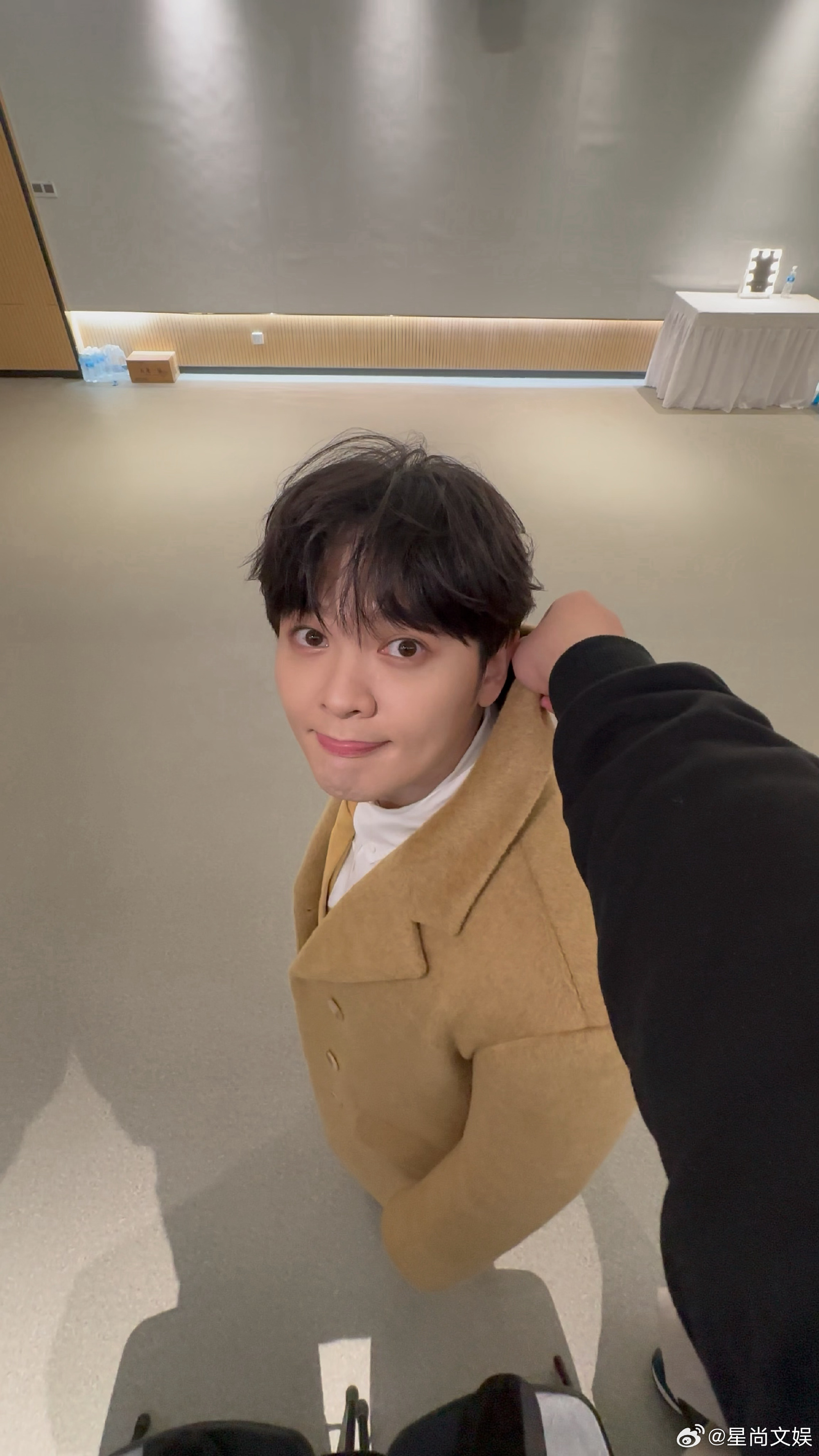 尤长靖聊歌手幕后歌手2026舞台让更多人看见尤长靖的音乐厚度，全开麦直播无惧无修
