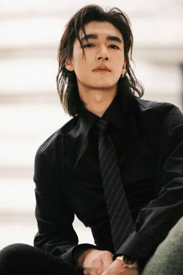 港风是此沙的统治区 有人觉得此沙的港风帅是天生的，有人觉得是靠造型和场景堆砌，你