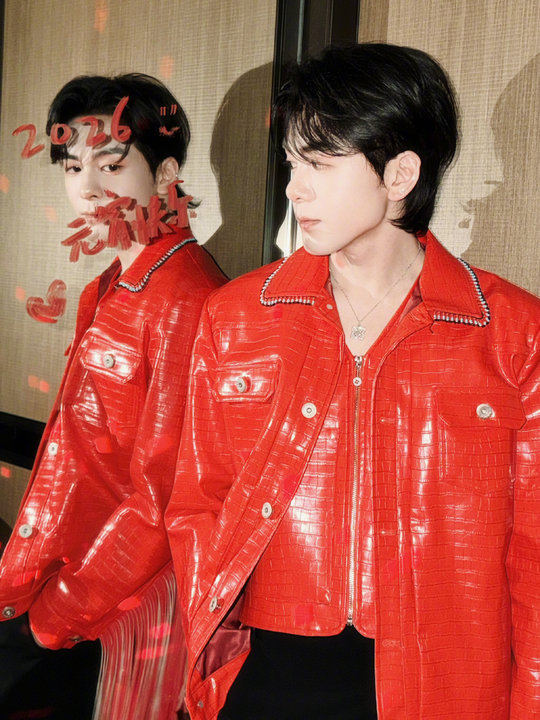 曾舜曦元宵节live曾舜曦元宵节营业照 曾舜曦元宵节营业照 月圆人圆事事圆，元宵