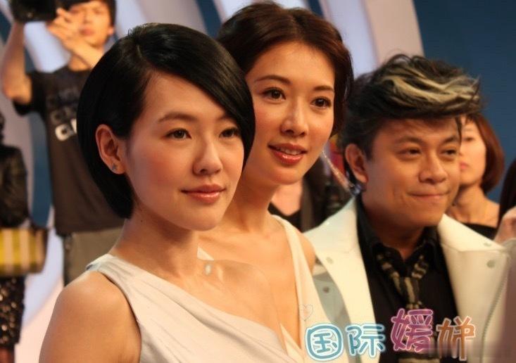 小S二女儿星味Lily真的很像三个女人的集合体。姨妈大s的头发，林志玲的声音，小